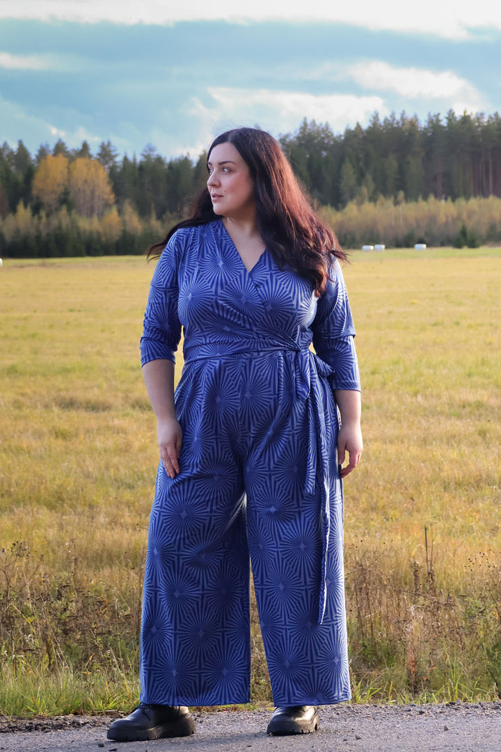 Madeline-kietaisuhaalari Diamonds-kuosilla koossa XXL. 