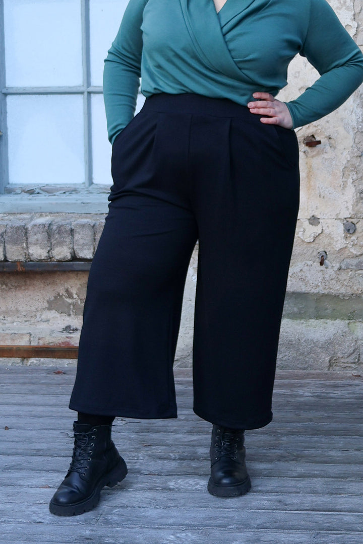 Saga-neuloshousut yksivärinen